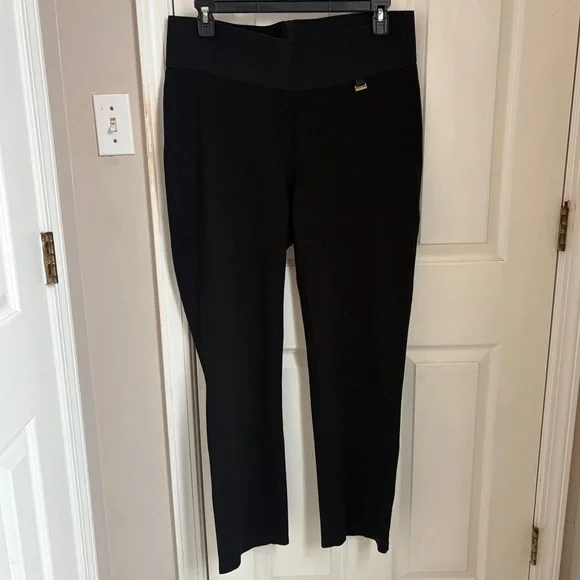 Nygard Slims by Peter Nygard Black Elastic Waist Pull-On Capri Pants - Picture 2 of 9